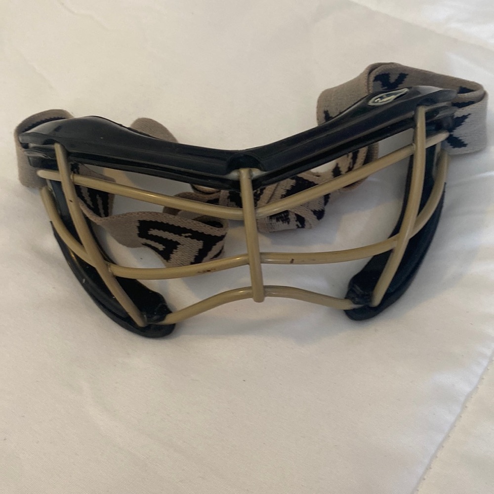 STX FIELD HOCKEY/LACROSSE MASK- adjustable